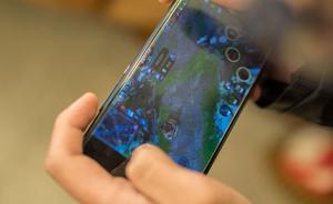 河南夫婦打工一年攢下3萬(wàn)元，被老家9歲兒子玩游戲半月花光