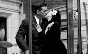 世界只有一个陈香梅:名媛、特使、传奇