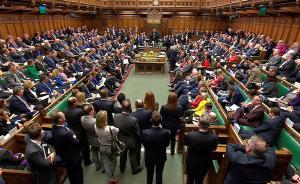 英國下議院的議長在議會中扮演何種角色