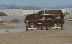 連霍高速交通事故致8人死亡，其中6人未系安全帶被甩出車外