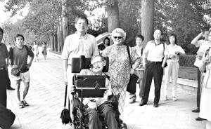 福州學(xué)霸與霍金的師徒情緣：加盟霍金團(tuán)隊，翻譯《時間簡史》