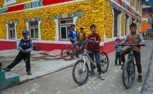 易地搬遷｜四川藏區(qū)：搬下山去開民宿