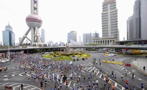 哪怕说好的雨水突变湿热，这场半马依旧收获不变的好评