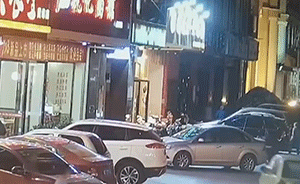 懷疑女婿出軌，岳父“飛車撞面館”報(bào)復(fù)