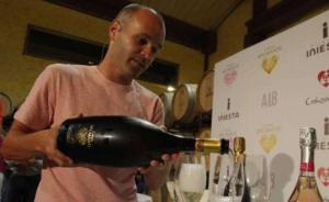 中超朋友圈｜销售型中场，伊涅斯塔实力致敬张稀哲