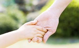 同居女子稱(chēng)“這是你孩子”，他養(yǎng)了4年發(fā)現(xiàn)女孩非親生