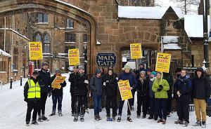 英國(guó)高校教師罷工潮：教育商品化進(jìn)程中被盤剝的教員們