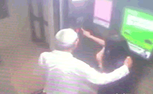 八旬老人猥亵女子被推,质问女子打人