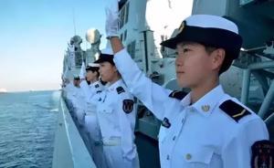 北大女生向總書記匯報當兵經(jīng)歷，習近平：看過《紅海行動》