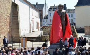 中国赠送马克思雕像在德国特里尔揭幕