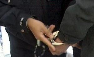 浙江慶元：一男子用自拍桿架設(shè)手機(jī)偷拍女街坊洗澡被行拘