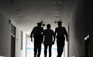 男子遭诽谤错杀同事被判无期，案发后自首并赔偿家属200万