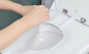 有人寧可排隊也要用蹲廁，寧波公廁試行免費一次性馬桶坐墊