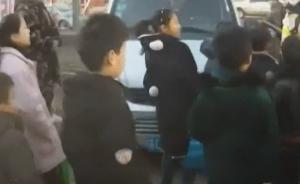 7人座“黑校车”载26学生：村里需要