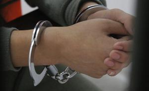 杭州中年男公交車上伸“咸豬手”被姑娘當場抓住，已被處行拘