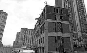 西安一小區(qū)內(nèi)違建管不了？執(zhí)法部門去了15次也沒見到違建方