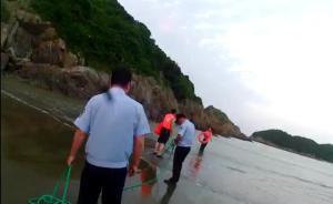 為給女兒做出純正家鄉(xiāng)菜，六旬夫妻爬上海邊礁石洗泡海菜被困
