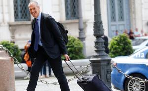 意大利臨時總理上任:背雙肩包拖行李箱