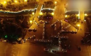 助力高考百余車友花3小時擺“龍門陣”