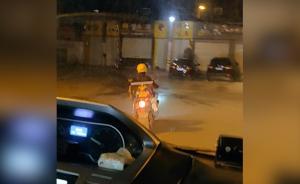 送餐外賣哥為救護(hù)車引路：誰都會(huì)這么做