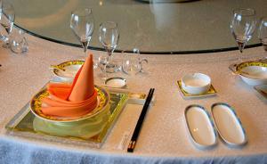 重庆：特别提醒有子女升学的干部，要严查违规办“谢师宴”