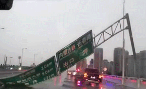 狂風(fēng)暴雨冰雹，青島連發(fā)五個(gè)預(yù)警信號(hào)