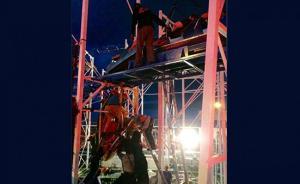 美國佛州過山車發(fā)生脫軌，2名乘客從10米高空墜落