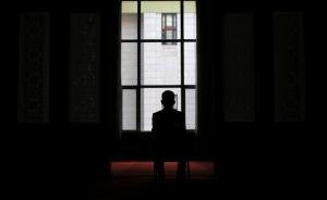 西双版纳原反贪局长杨锋被双开：向与案件无关人发送机密信息