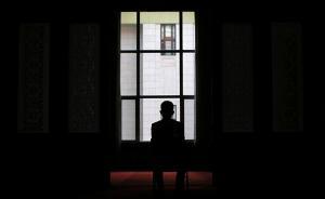 湖北高院副院長覃文萍因落實(shí)主體責(zé)任不力，被黨內(nèi)嚴(yán)重警告