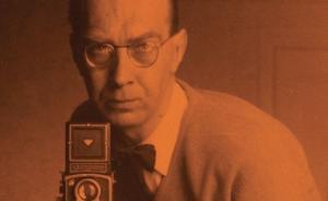 為你讀詩 | 作家苗煒朗讀菲利普·拉金《床上談話》