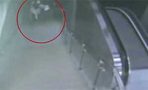 女子地鐵站暈倒，小伙抱起狂奔到醫(yī)院