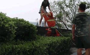 整形失敗欲跳樓，女子稱“心里受不了”