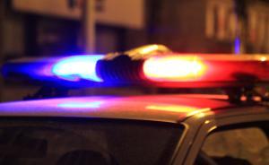 男子殺人后劫持一女性并駕車逃竄，欲傷害人質(zhì)被沈陽警方擊斃