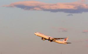 飛機剛起飛一旅客突然吐血，機長果斷返航為其獲救贏得時間