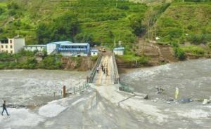 暖聞｜泥石流撕開317國(guó)道汶川線，村民掏空冰箱招待滯留客
