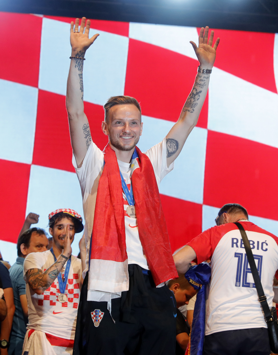 18-XxjpieC000236_20180717_TPPFN1A001