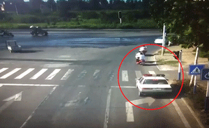 公安局司机开警车撞3车，致1死2伤