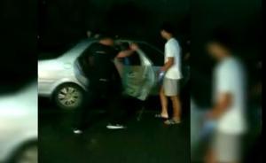 贵阳司机醉驾剐蹭行人不道歉反驾车再将其撞昏，市民怒而砸车