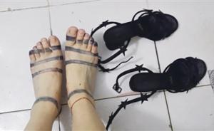 1400元涼鞋碰上下雨天嚴(yán)重掉色，顧客：竟還能染出一雙鞋