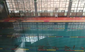 濟南一游泳館頂棚坍塌砸傷多名孩子，有人頭部縫7針