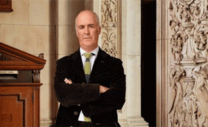 一周藝術(shù)人物 | 美英藝術(shù)界人事震蕩：有滅火，也有下海的