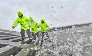 直擊安比丨狂風暴雨，臺風安比在上海崇明島登陸，風力10級