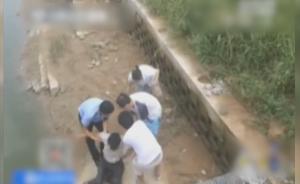 男子酒后騎車墜河，家屬請(qǐng)民警將其拘留