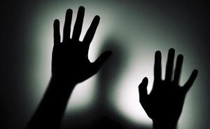 云南楚雄8歲女孩被干爹殘忍殺害，公訴人稱不排除性侵可能