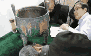 央视起底山西盗墓涉黑团伙：暴力放贷，17名警察当保护伞