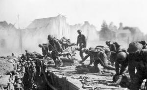 塔奇曼的《八月炮火》，用極致細(xì)節(jié)記錄一戰(zhàn)的震撼時(shí)刻