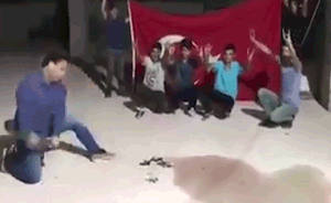 土耳其民众烧完美元开始砸iPhone