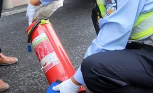 暖聞｜河北滄州一農(nóng)行宿舍樓起火冒濃煙，兩交警三進火場救援