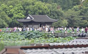 西湖景區(qū)再回應(yīng)“記者被踢群”：相關(guān)人員被嚴(yán)批，記者重進(jìn)群