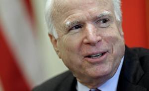 麥凱恩遺言疑影射特朗普：“躲在墻后面削弱美國(guó)的偉大”